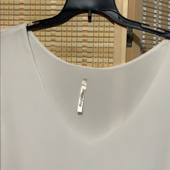 White dress - Picture 2 of 4